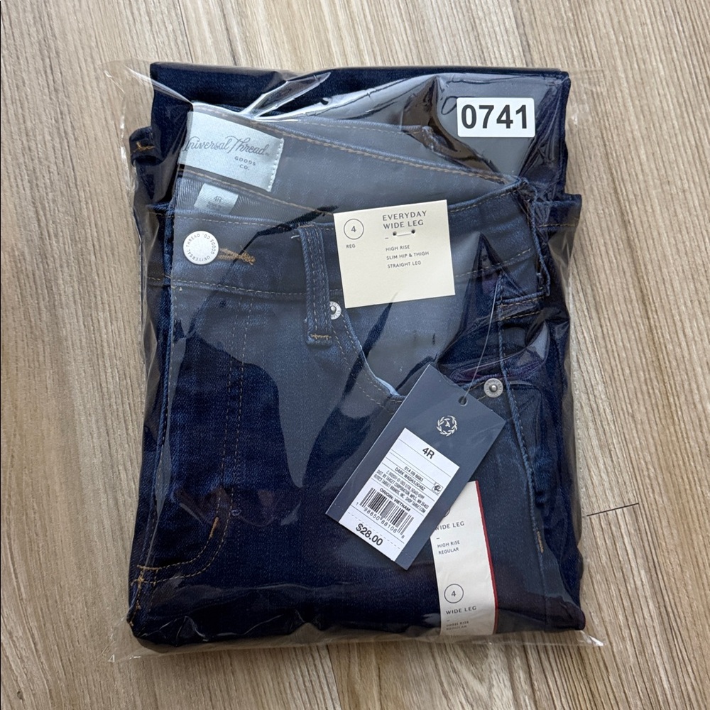 Universal Thread Dark Indigo Wide Leg Jeans - Picture 13 of 15